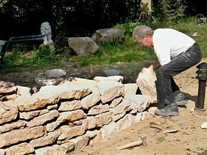 Construction d’un nouveau mur de pierres sèches